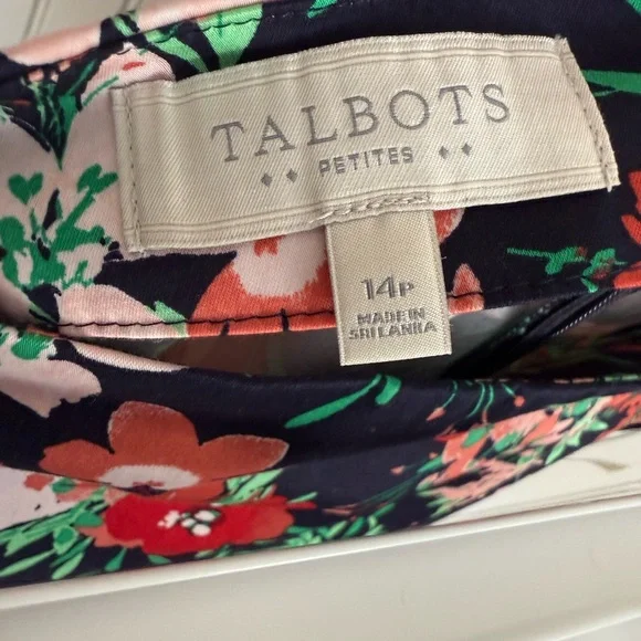 Talbots Red Floral Pencil Skirt Size 14P - Picture 4 of 4